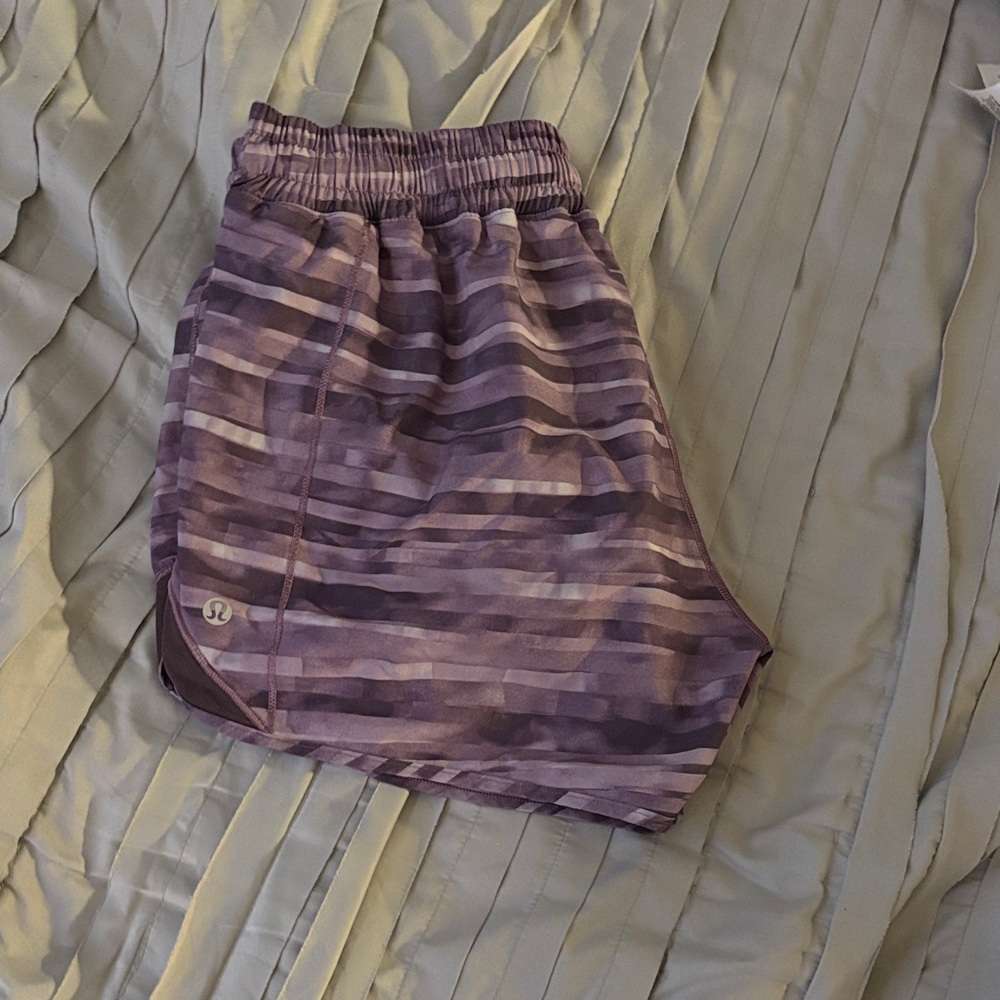 LULULEMON purple pattern hotty hot short size 10